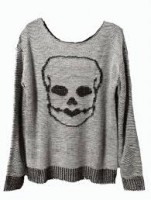 jersey gris con calabera